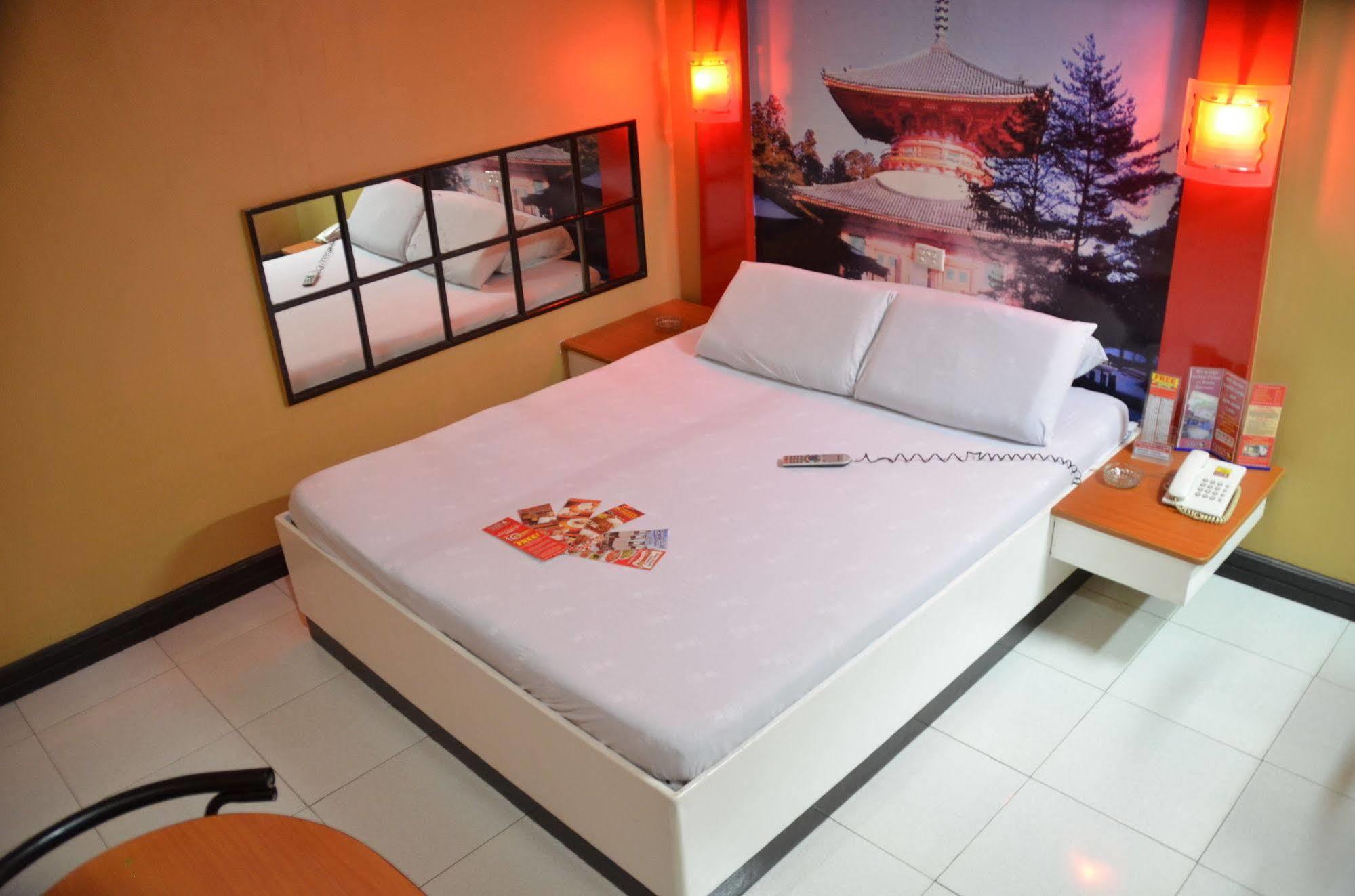 Hotel Sogo Edsa Caloocan Екстер'єр фото