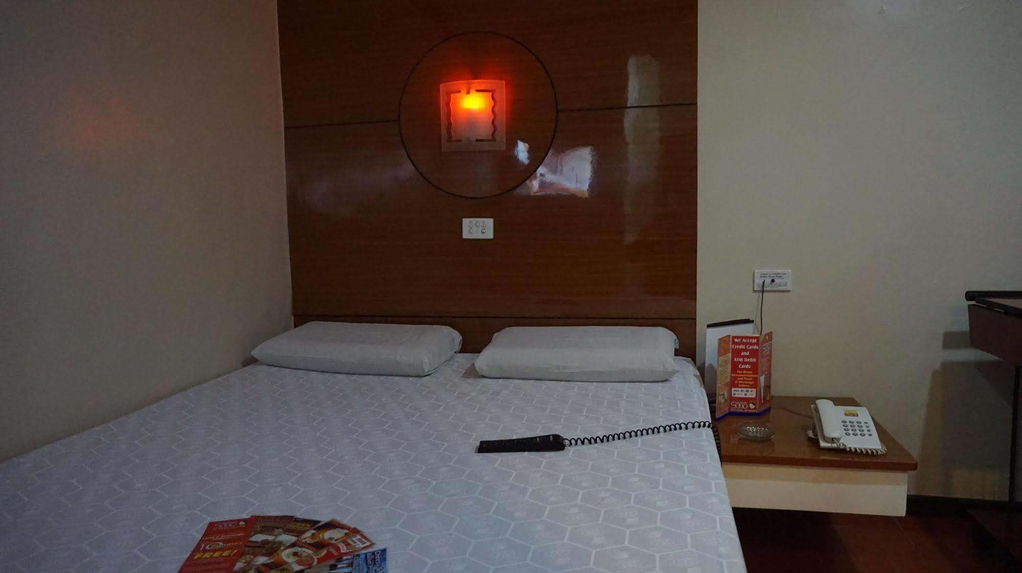 Hotel Sogo Edsa Caloocan Екстер'єр фото