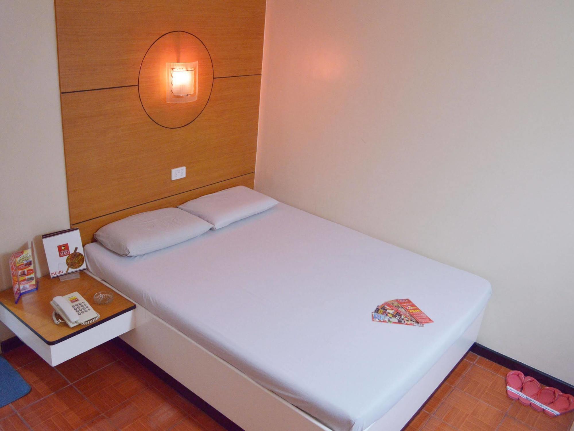 Hotel Sogo Edsa Caloocan Екстер'єр фото