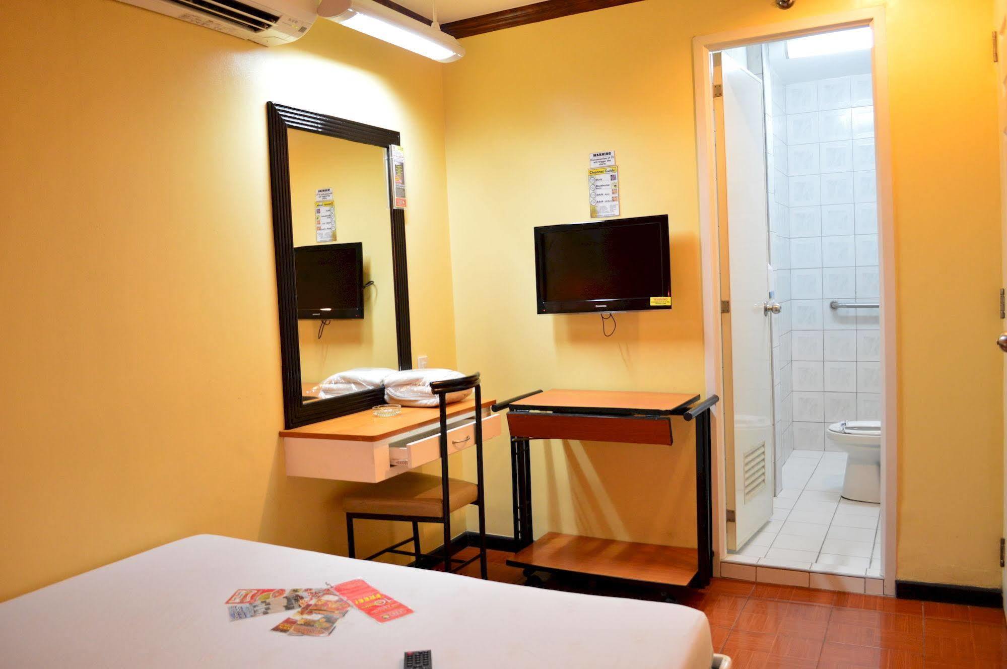 Hotel Sogo Edsa Caloocan Екстер'єр фото
