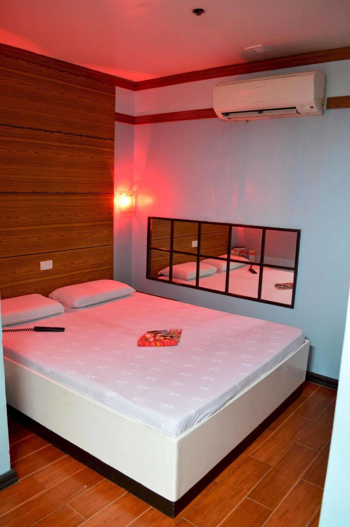 Hotel Sogo Edsa Caloocan Екстер'єр фото