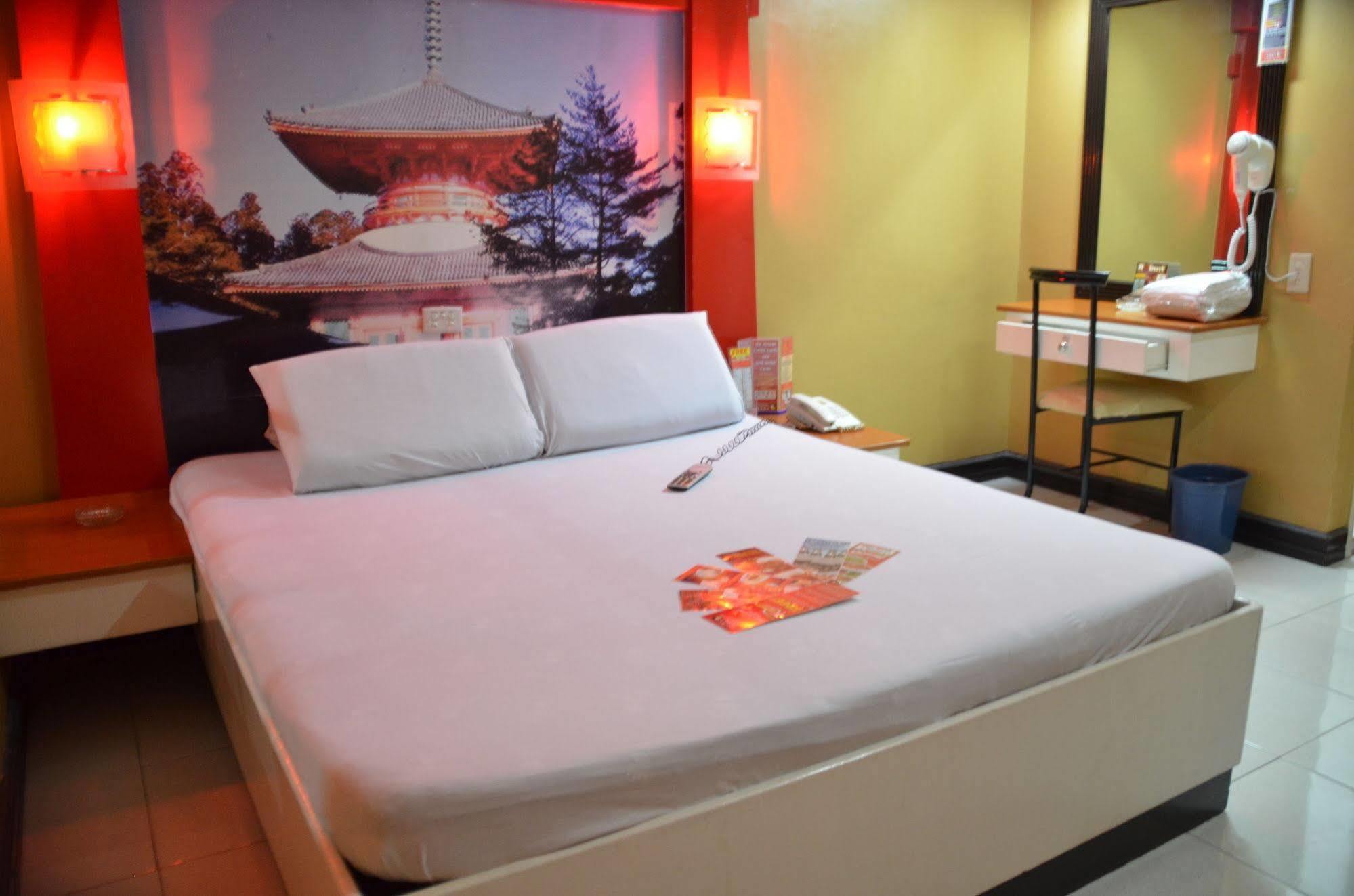 Hotel Sogo Edsa Caloocan Екстер'єр фото