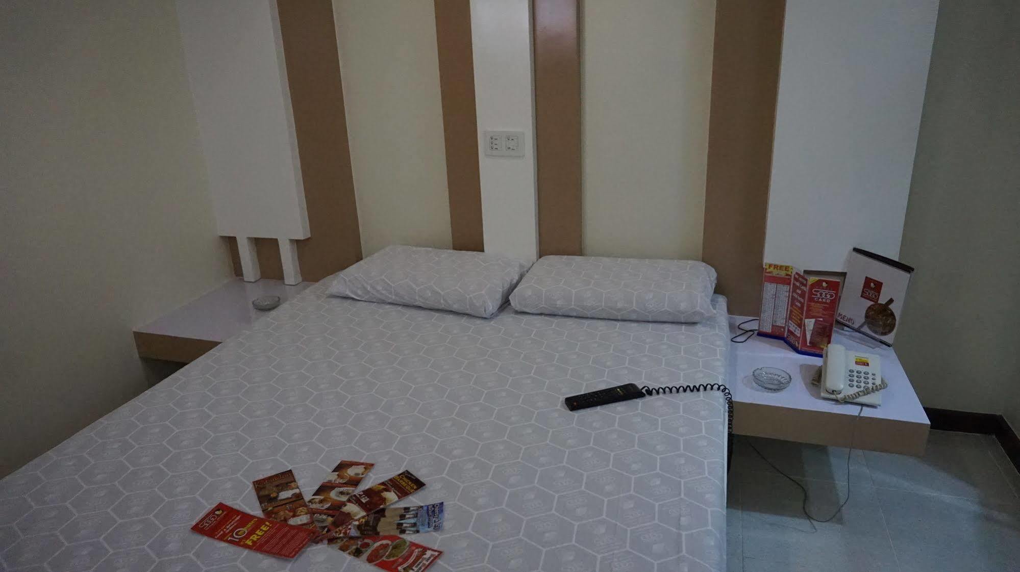 Hotel Sogo Edsa Caloocan Екстер'єр фото